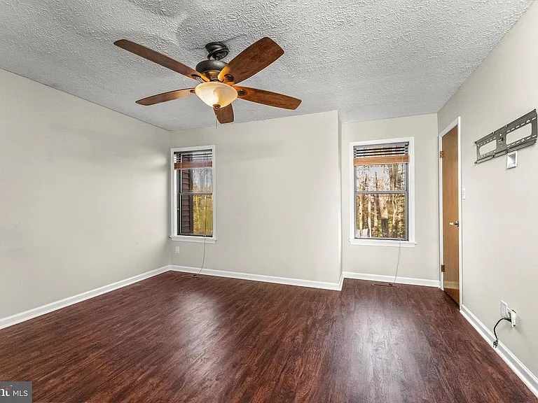 23348 Red Oak Ct — Photo 10