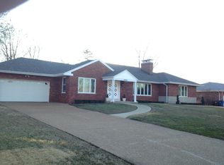 10522 Mimosa Ln, Saint Louis, MO