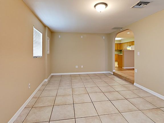 5th image of 1406 W Virginia Ln
