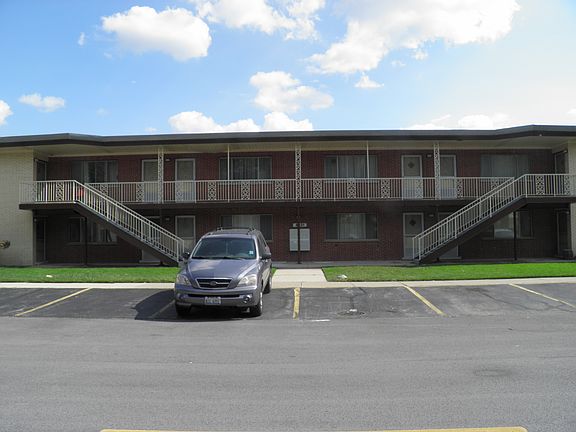 4th image of 4931 Columbus Dr APT 2