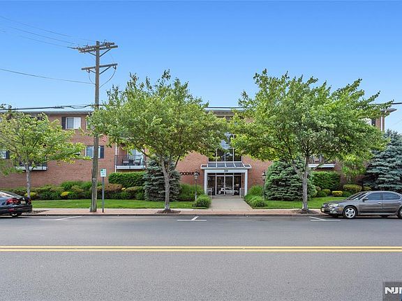 5th image of 289 Valley Blvd APT 2D