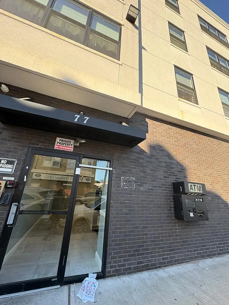 2 bed, $1,963 — Photo 1