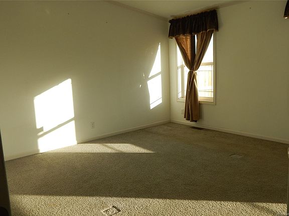 2nd image of 44220 Wolf Creek Dr