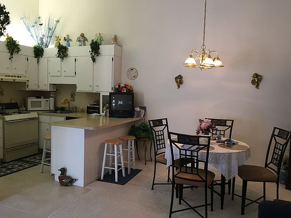 3rd image of 3576 Chesapeake Dr