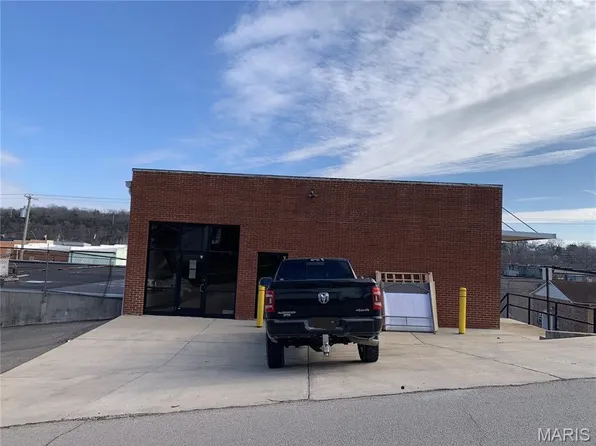 116 Easton St, De Soto, MO 63020