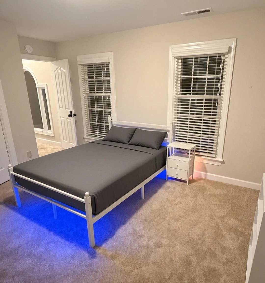 4 bed, 3.0 bath, 2998 sqft, $910 — Photo 3
