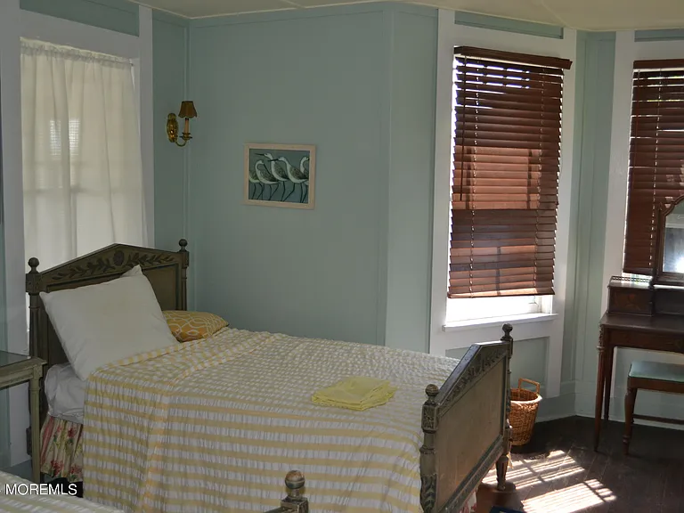18 Bridge Ave — Photo 10