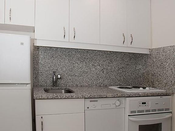 5th image of 150 W 51st St #1225DC