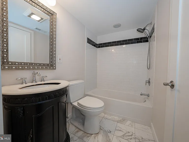 601 Poplar St — Photo 38