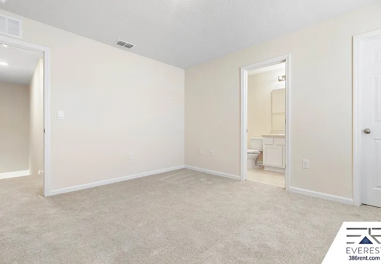 41 Temple Dr — Photo 17