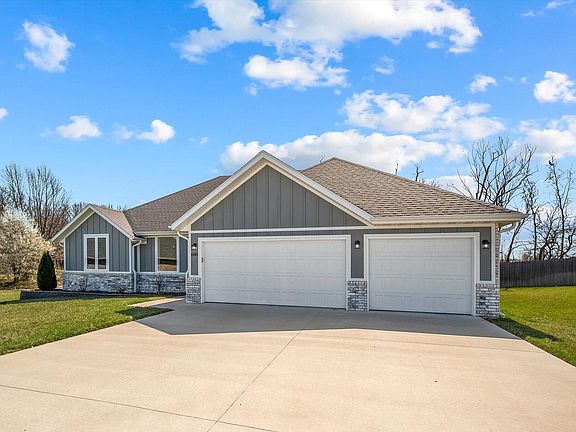 3rd image of 600 N Eagle Park Drive