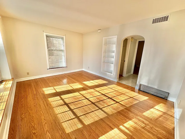 8520 W Watertown Plank Rd — Photo 3