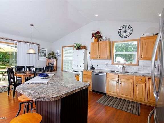 2nd image of 4368 Nicolelynn Dr