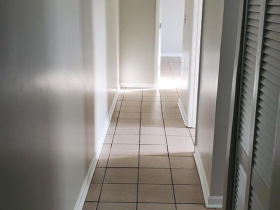 2nd image of 700 E Pembroke Ave APT 1B