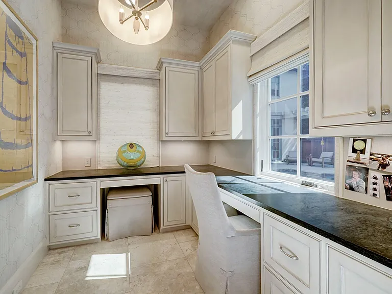 5610 Lynbrook Dr — Photo 23