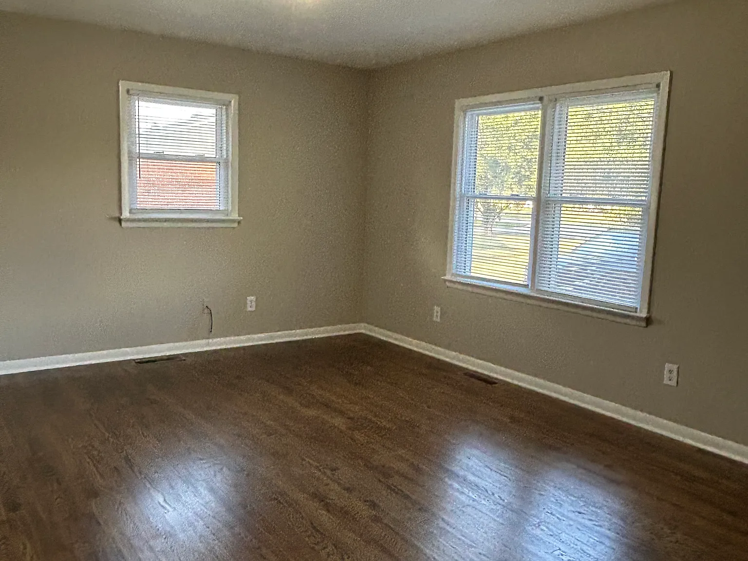 2 bed, 1400 sqft, $795 — Photo 4