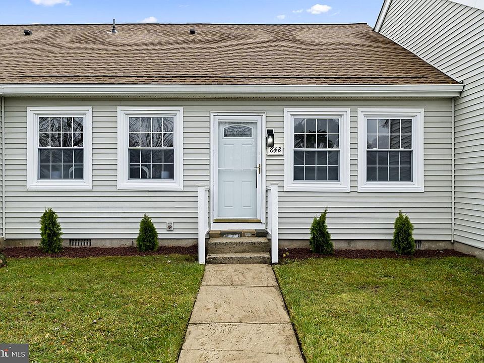 1st image of 84 Parkway Dr Unit B