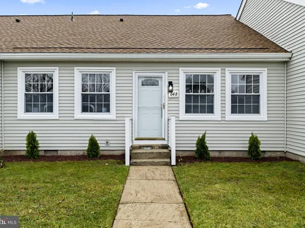 84 Parkway Dr Unit B, Freehold, NJ 07728