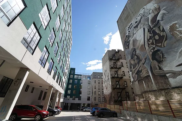 Rented by Manhattan Management LLC | media 29