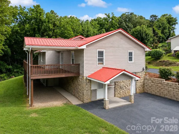 41 Vista Dr, Clyde, NC 28721