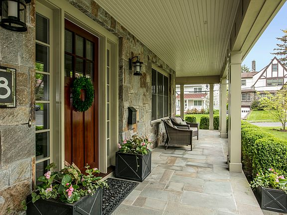 2nd image of 8 Stoneyside Dr