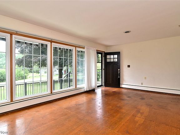 3rd image of 5834 Martin Dr