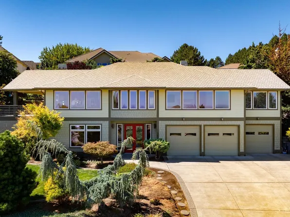 3703 W 42nd Ave, Kennewick, WA 99337