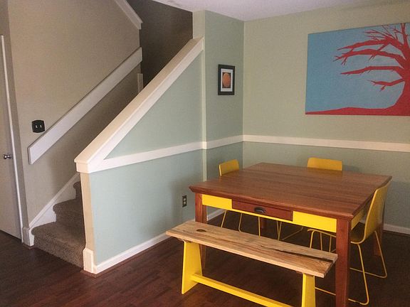 Kitchen/dining area.