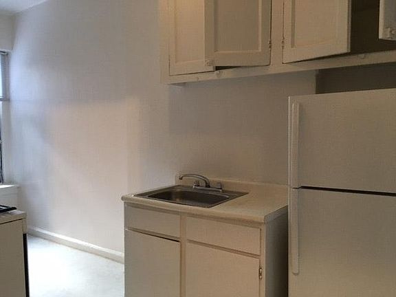 3rd image of 8301 Bay Pkwy #22