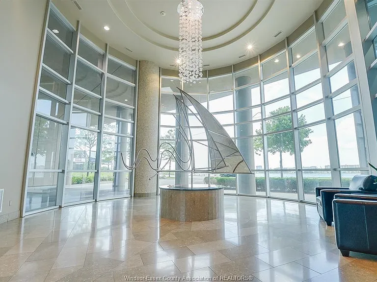 1225 Riverside Dr E #101 — Photo 2