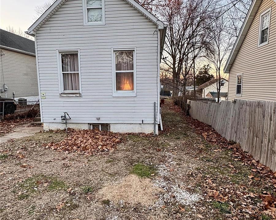 1st image of 9511 Gentry Ave