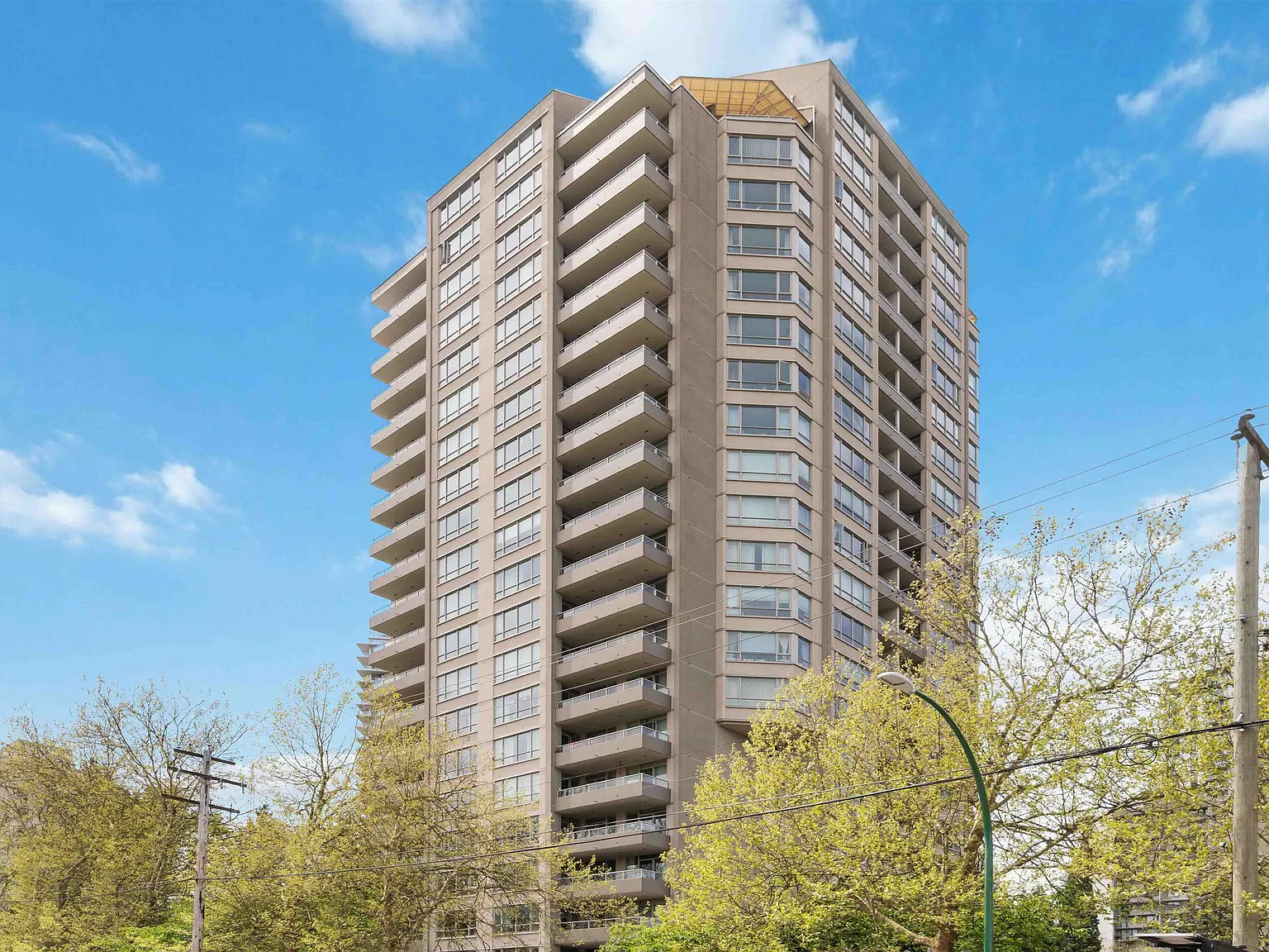 1 bed, 907 sqft, $2,300 — Photo 1