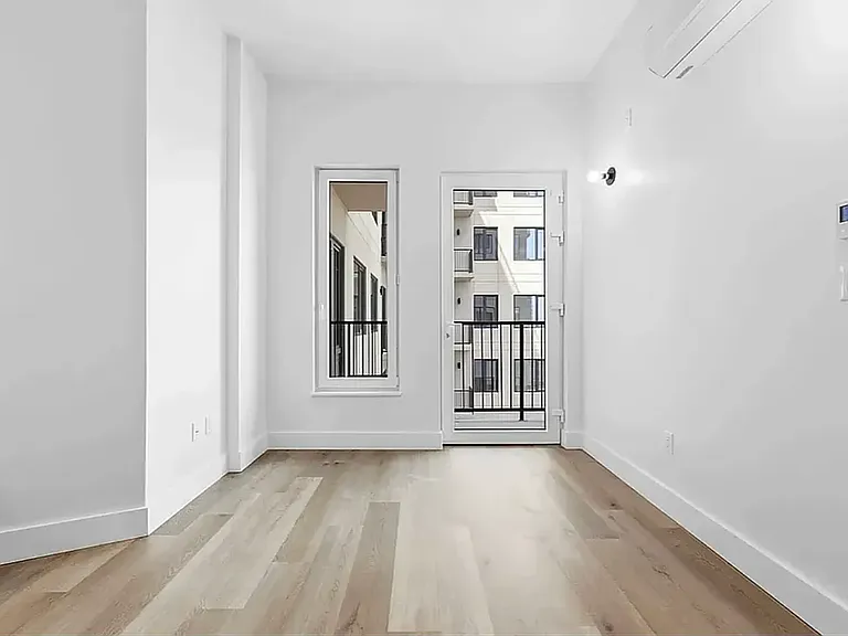 89-25 162nd St #505 — Photo 8