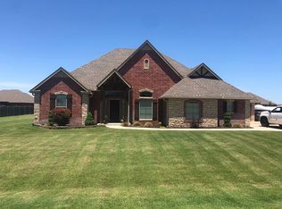 4725 Crestmere Ln, Edmond, OK 73025