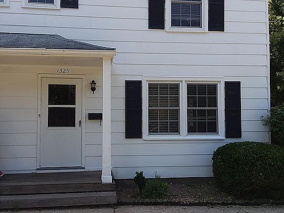 2nd image of 1323 Harding Ave