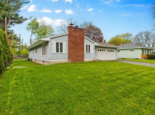 21 Pine Tree Ln, Rochester, NY 14617