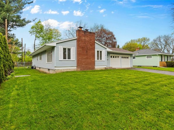 21 Pine Tree Ln, Rochester, NY 14617