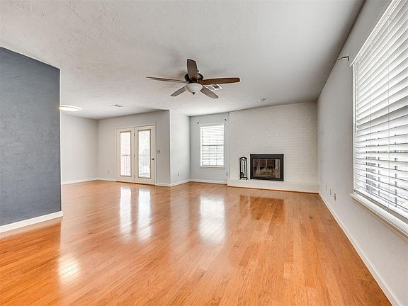 4th image of 4400 Hemingway Dr APT 219