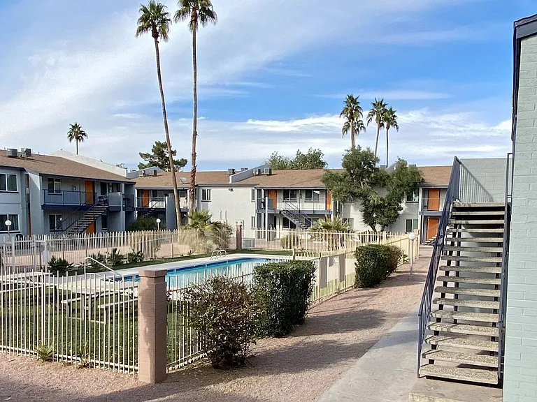 Golden Key Apartments — Photo 7