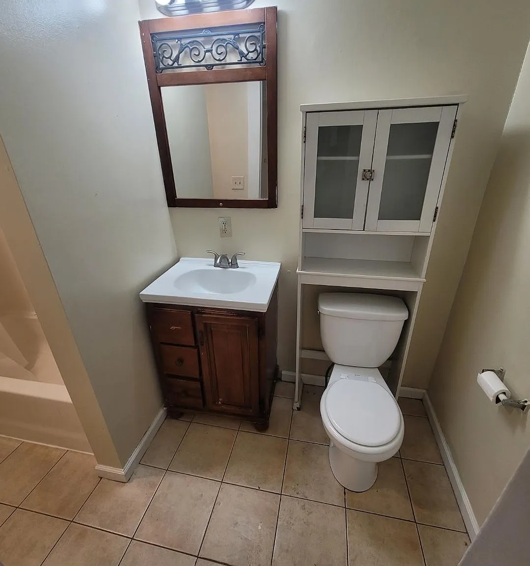 3 bed, 1400 sqft, $1,600 — Photo 1