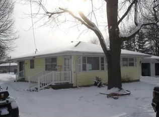 705 E Buckner St, Tuscola, IL 61953