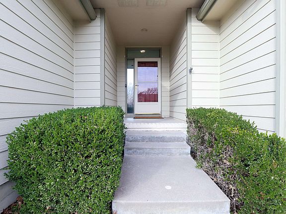 2nd image of 2505 N Brandon Cir