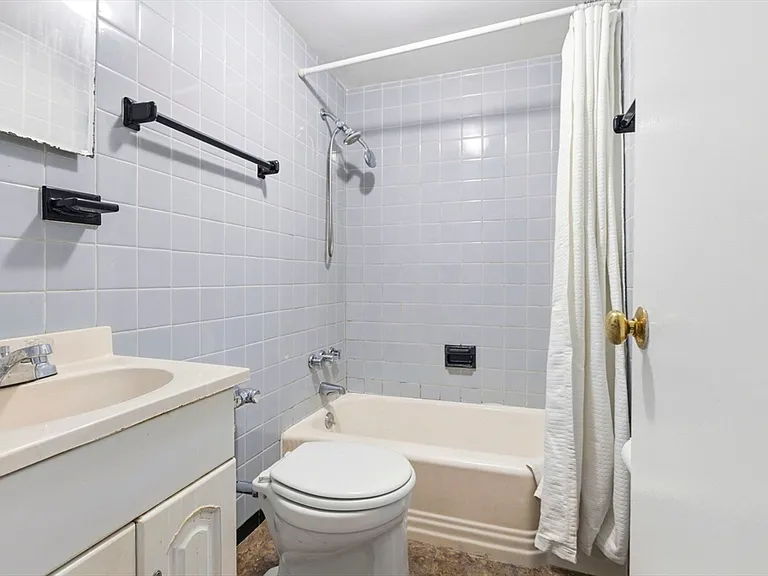 100 Lanark Rd #4 — Photo 5