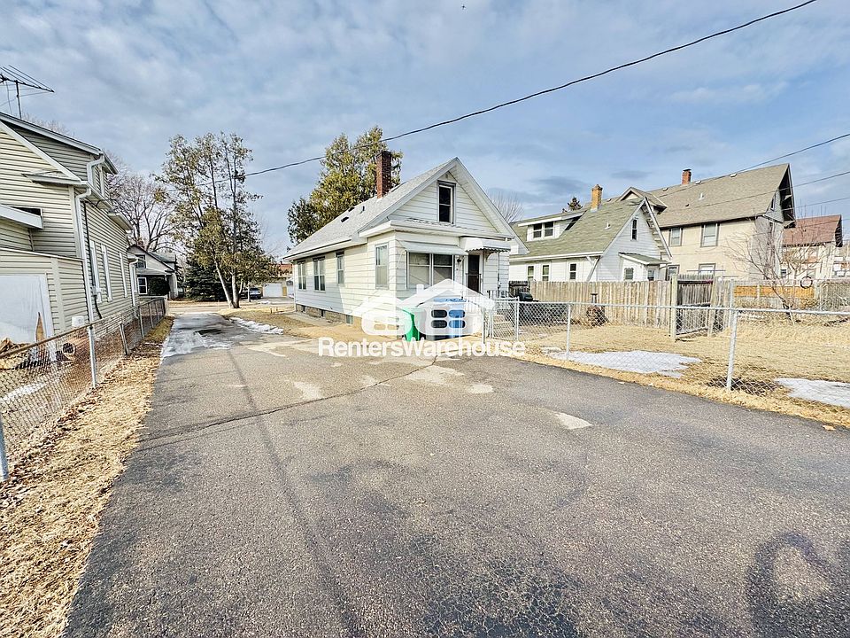 1st image of 1839 Lincoln St NE