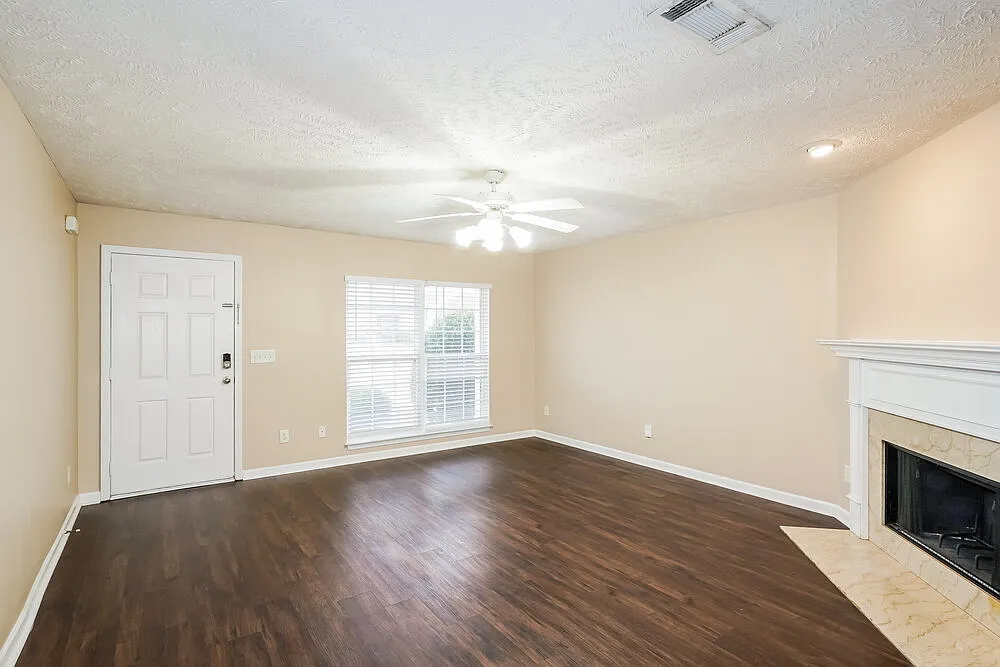 3 bed, 2.5 bath, 1856 sqft, $3,210 — Photo 4