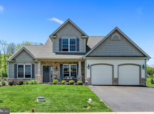 26 Merganser Dr, Reading, PA 19608