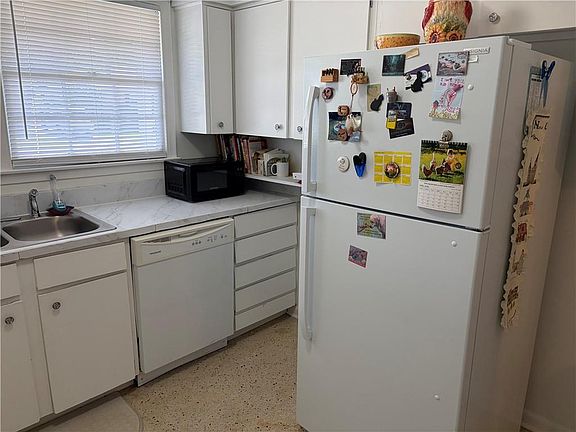 5th image of 3208 Clifford Dr