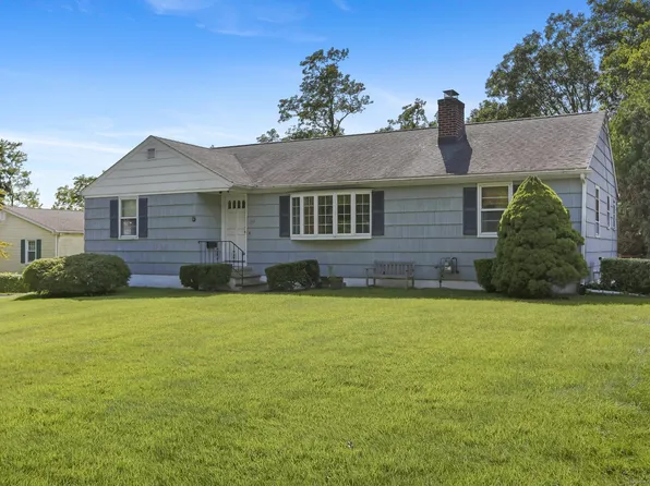 137 Brook Run Lane, Stamford, CT 06905