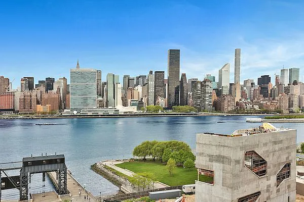 Sold by CityView Real Estate Inc. | media 8