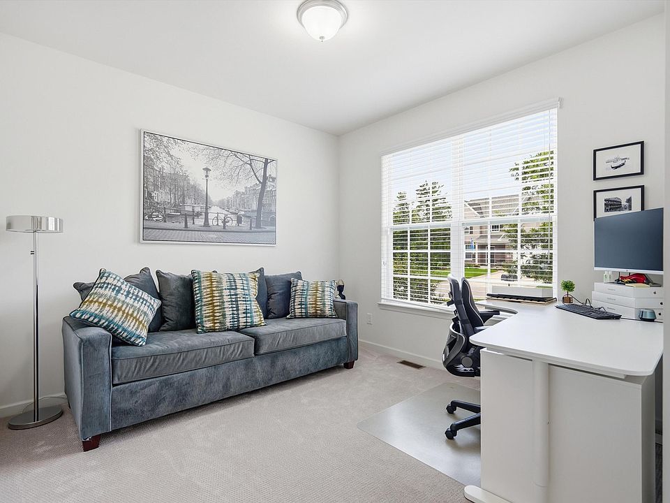 21222 Laurelwood Ct, photo 17
